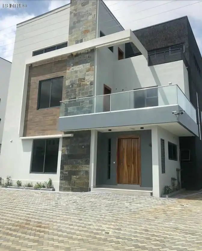 Detached House For Sale by Agent Lagos   Banana Island  photo 1